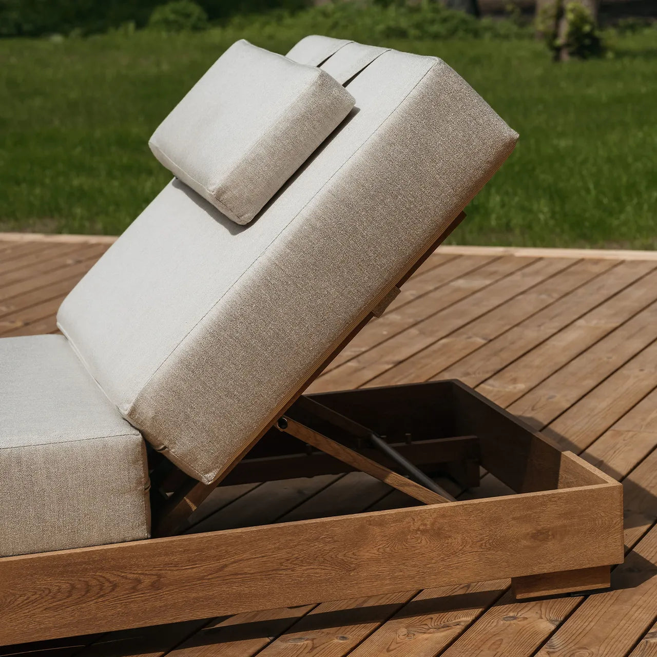 PREMIUM SONNENLIEGE FÜR SOLARTERRASSE & GARTEN