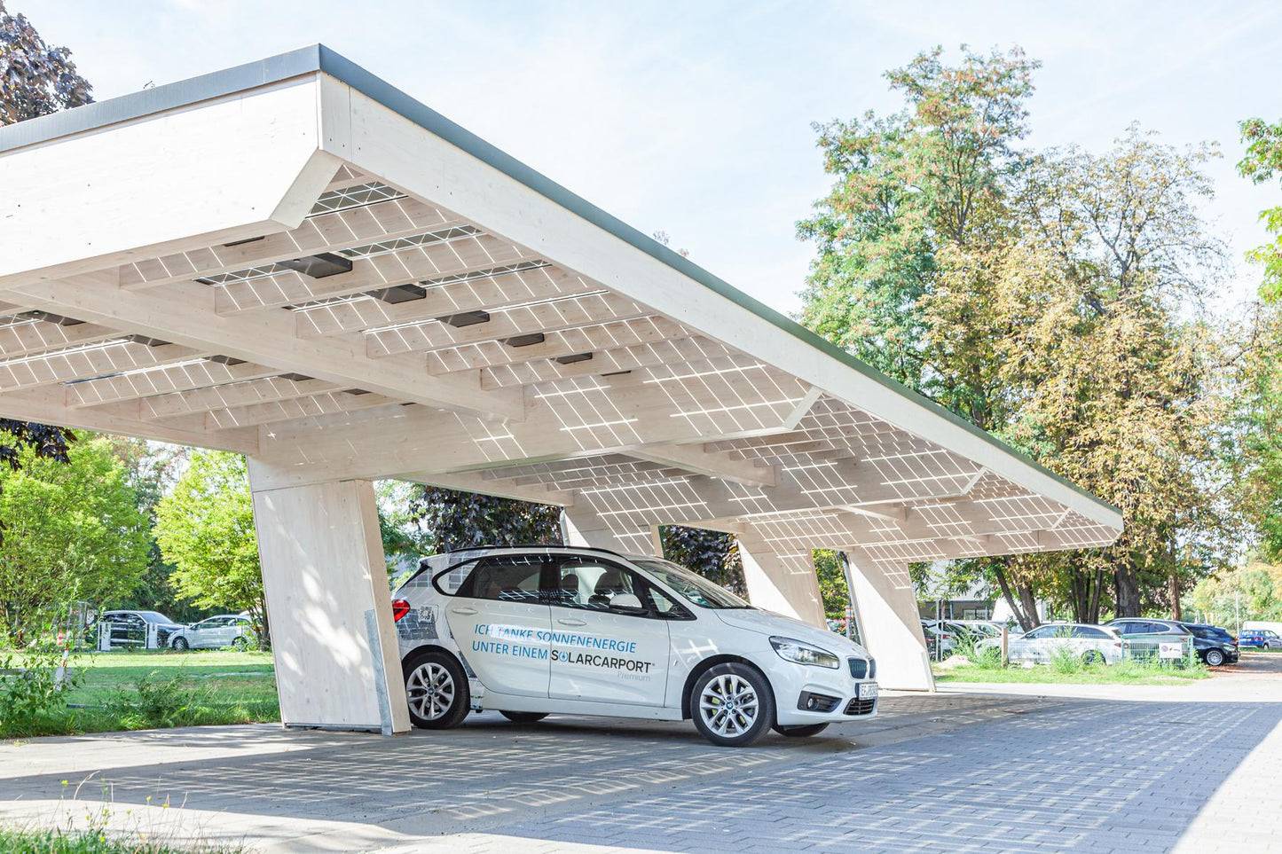 Solarcarports für Firmenkunden - Preise zzgl. Mwst. und zzgl. Montage / Fundamente.